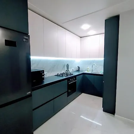 In Avalon On Chornovola St Hotel *