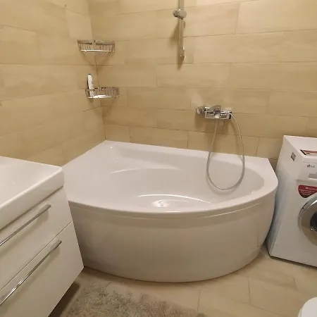 Hotel In Avalon On Chornovola St