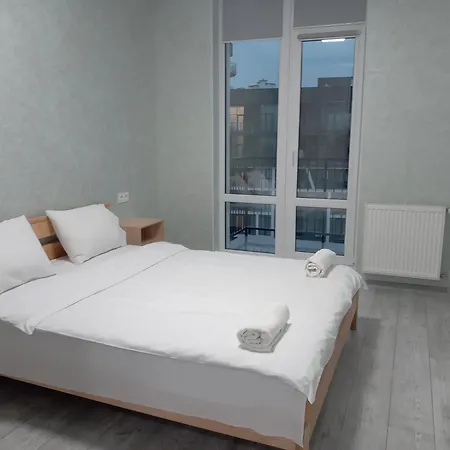 In Avalon On Chornovola St Hotel *