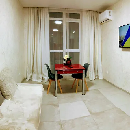 In Avalon On Chornovola St Hotel *