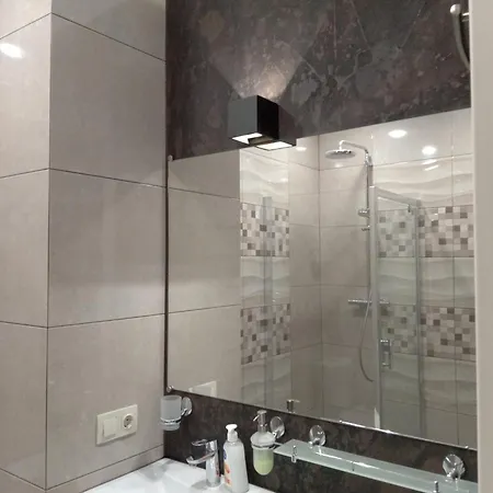 In Avalon On Chornovola St Hotel *