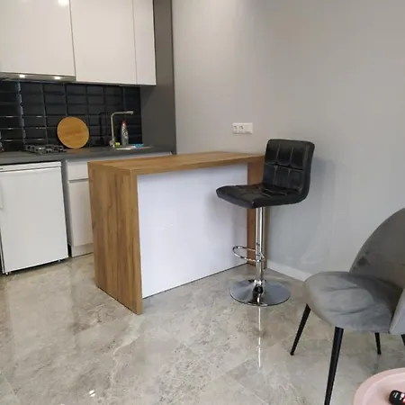 מלון In Avalon On Chornovola St