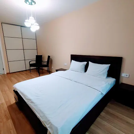 מלון In Avalon On Chornovola St לבוב