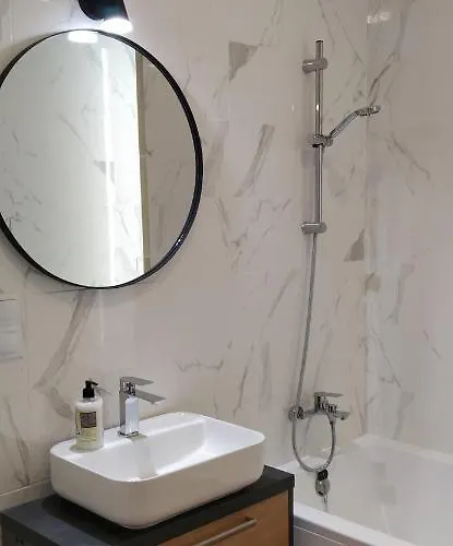 In Avalon On Chornovola St ホテル *