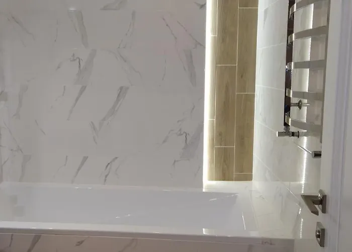 In Avalon On Chornovola St Hotel *