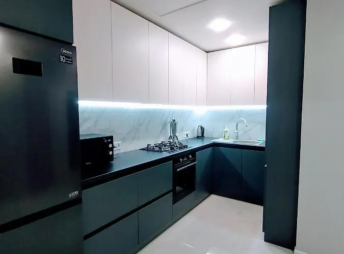 In Avalon On Chornovola St Hotel *