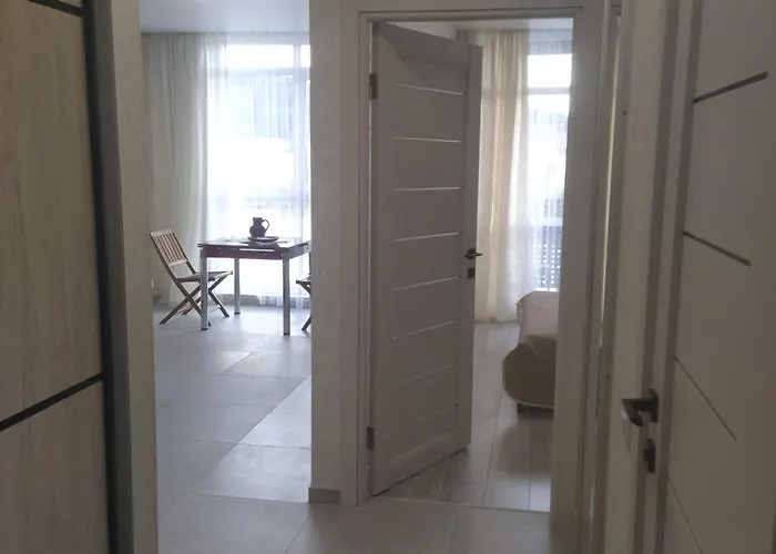 ホテル In Avalon On Chornovola St *