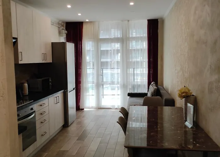 In Avalon On Chornovola St ホテル *