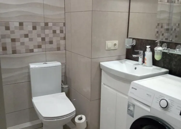 In Avalon On Chornovola St Hotel