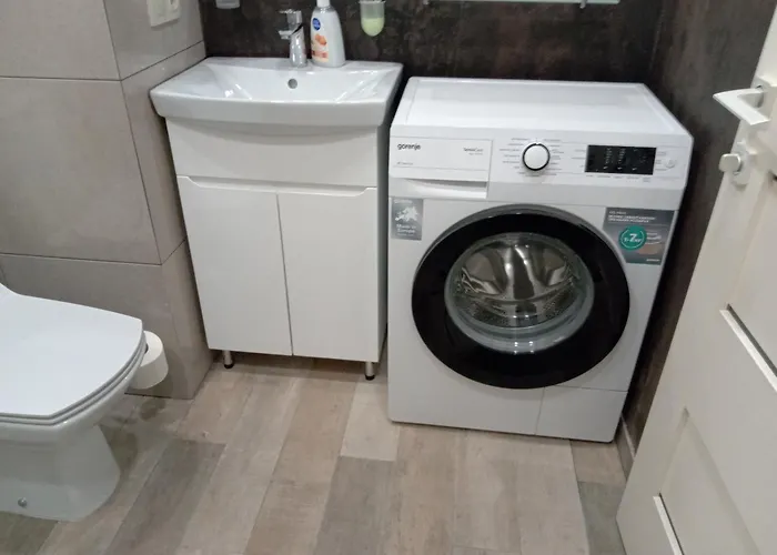 In Avalon On Chornovola St Hotel