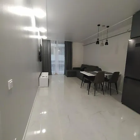 Ξενοδοχείο In Avalon On Chornovola St *