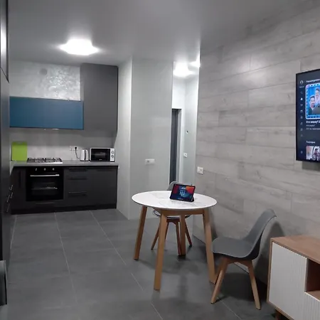 Ξενοδοχείο In Avalon On Chornovola St *