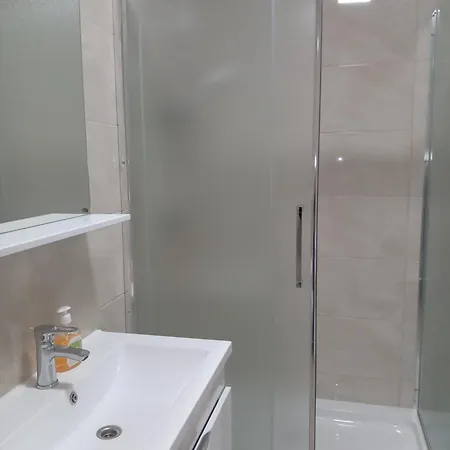 Ξενοδοχείο In Avalon On Chornovola St *