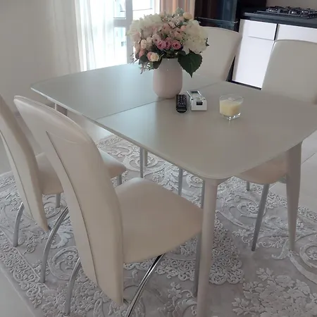 Ξενοδοχείο In Avalon On Chornovola St Λβιβ