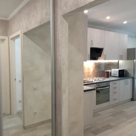 Ξενοδοχείο In Avalon On Chornovola St *