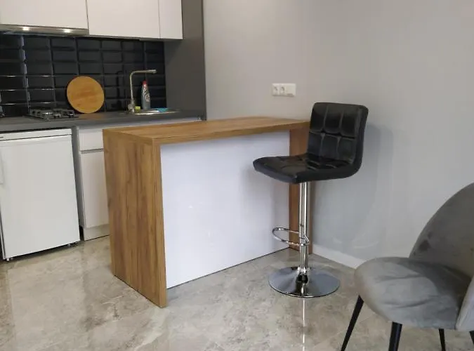 ホテル In Avalon On Chornovola St