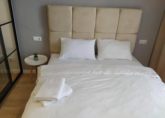 In Avalon On Chornovola St Otel *